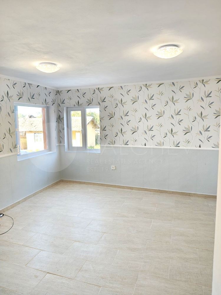 Продава КЪЩА, с. Дропла, област Добрич, снимка 8 - Къщи - 55229502