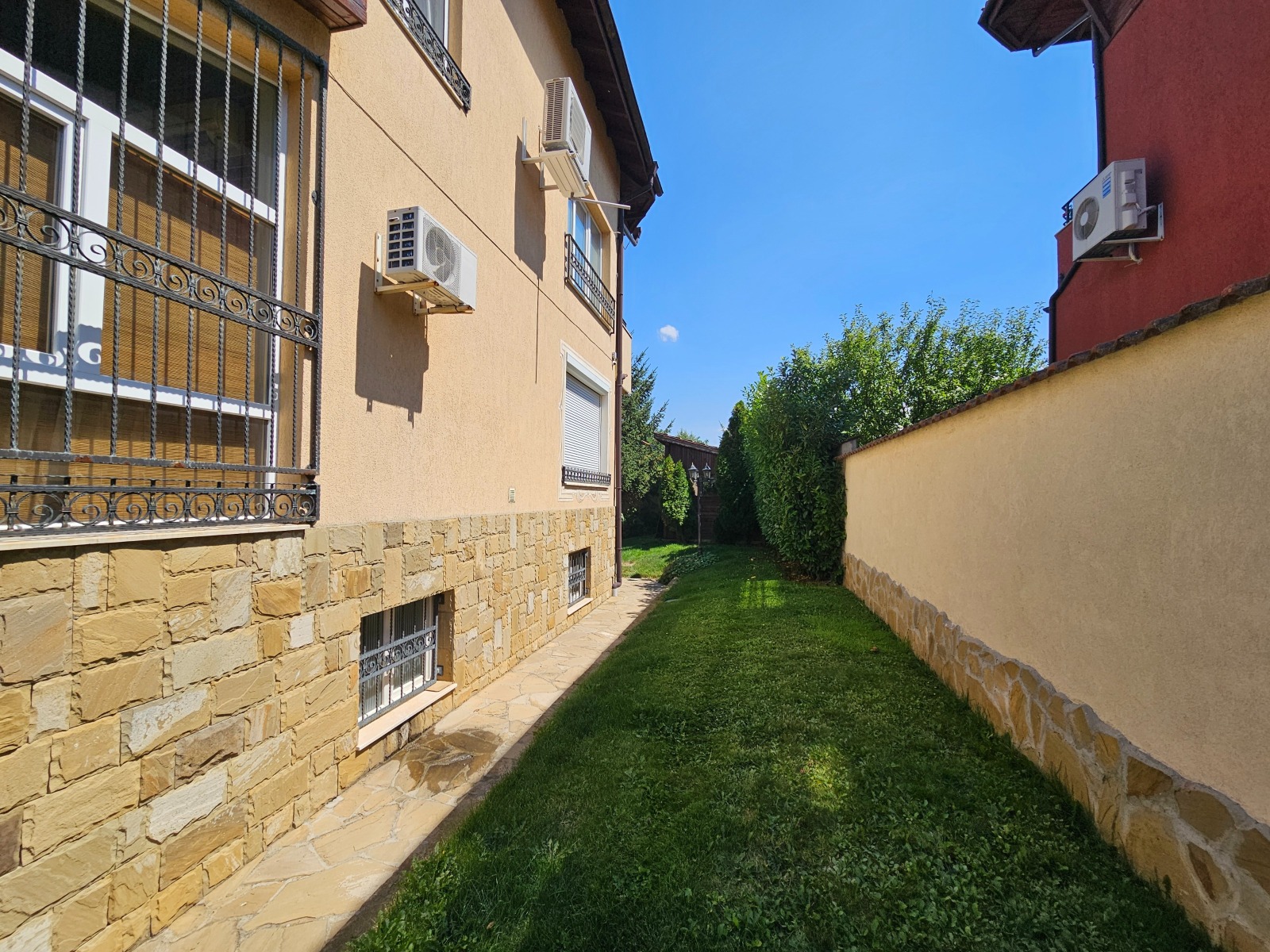Продава КЪЩА, гр. София, гр. Банкя, снимка 2 - Къщи - 55798336