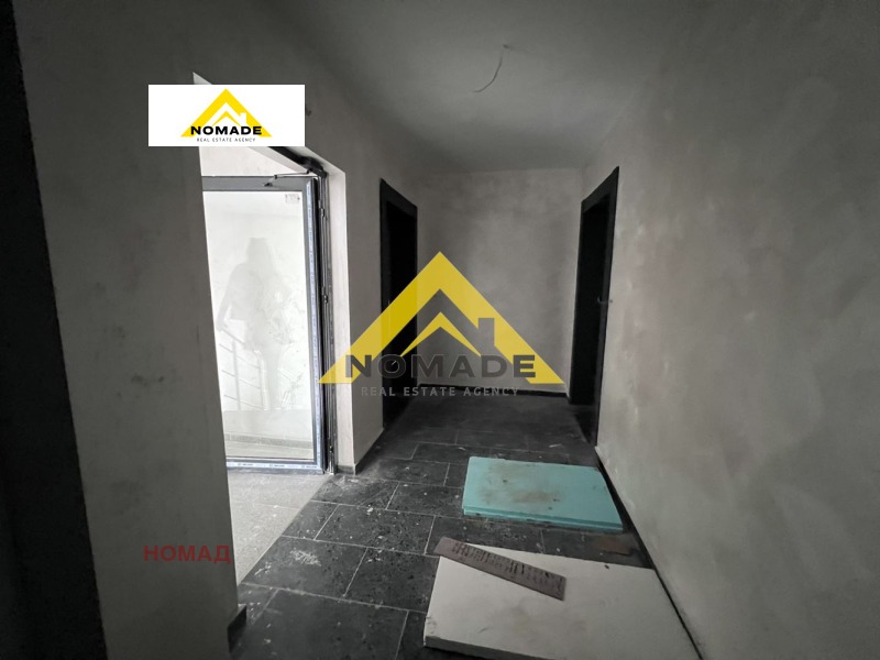 Te koop  3+ slaapkamer Plovdiv , Ostromila , 161 m² | 35358403 - afbeelding [15]
