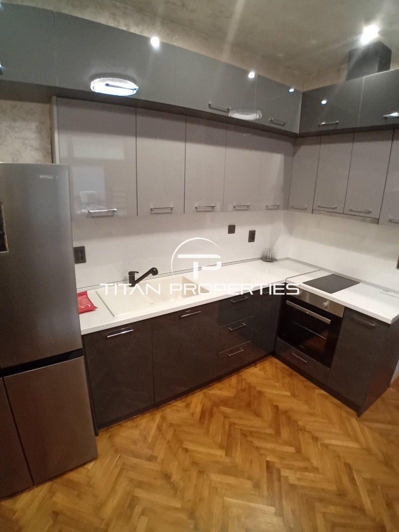 Продава МНОГОСТАЕН, гр. Бургас, Център, снимка 10 - Апартаменти - 52247823