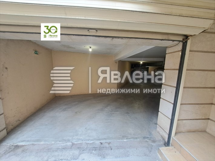Продава ГАРАЖ, ПАРКОМЯСТО, гр. Варна, Център, снимка 2 - Гаражи и паркоместа - 54141916