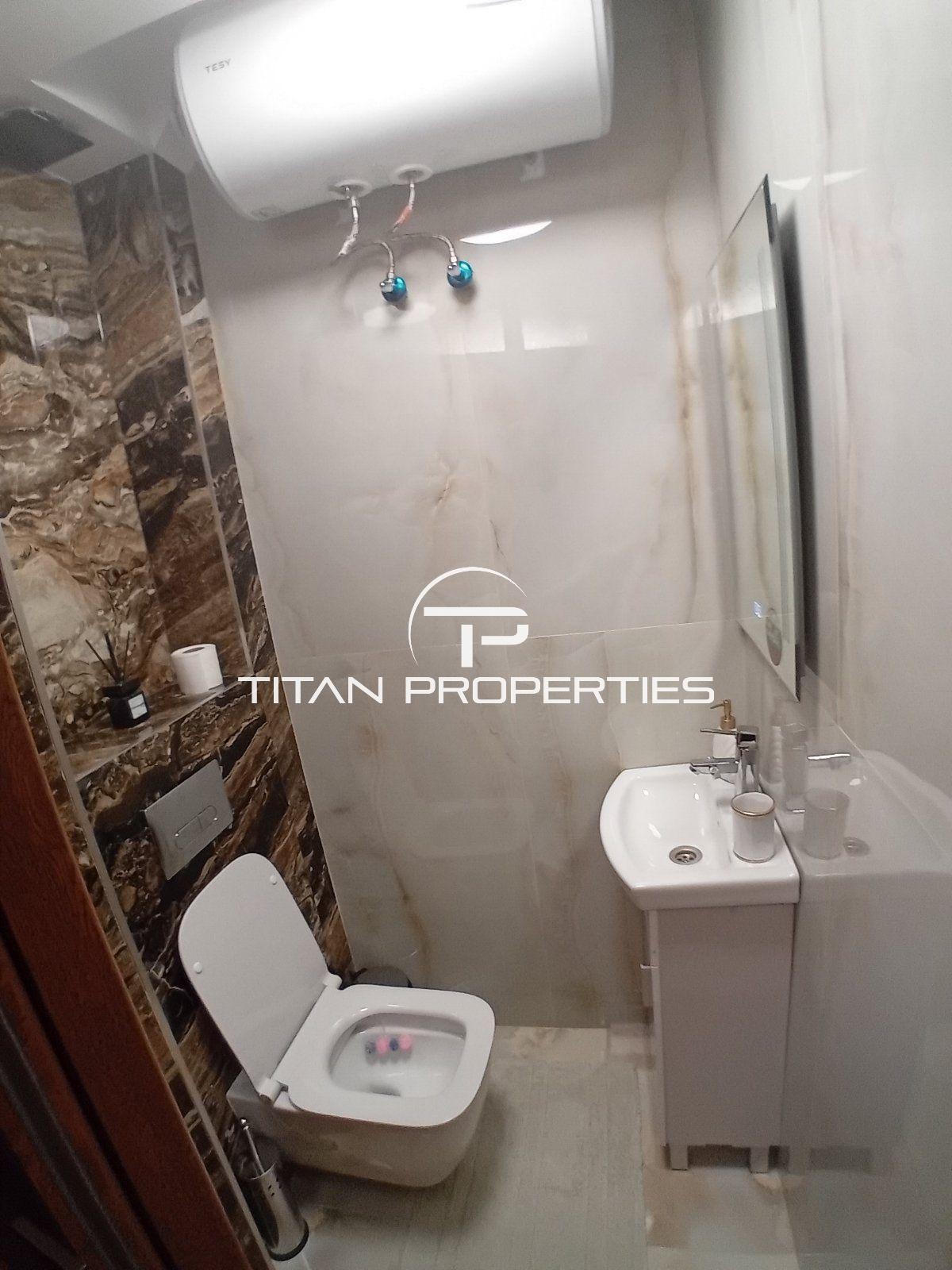 Продава МНОГОСТАЕН, гр. Бургас, Център