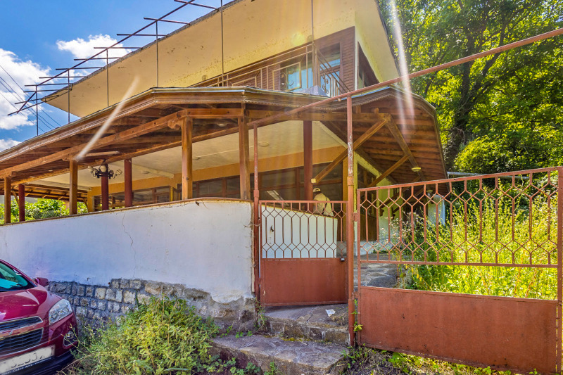 Продава ВИЛНО СЕЛИЩЕ в област София, гр. Своге - 300 кв.м / 153 000 € » 299 241.99 лв., СЕВЪН ЕСТЕЙТ