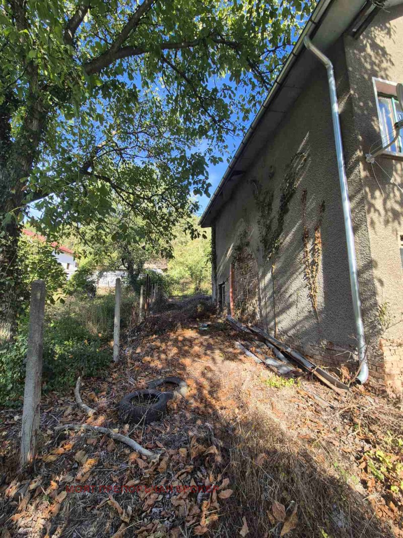Продава  Къща област София , гр. Своге , 126 кв.м | 26654426 - изображение [2]
