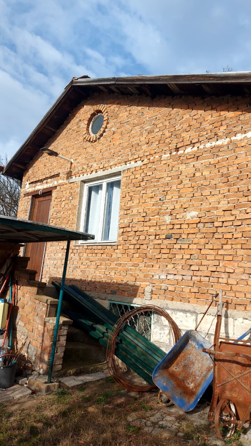 Продава ВИЛА, гр. Хасково, в.з. Хасково