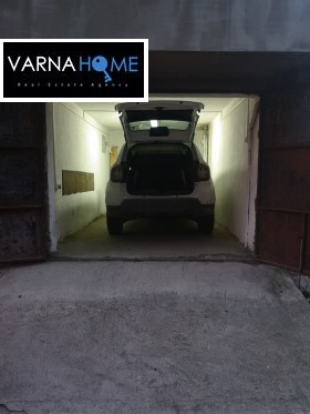 Garage Kolchozen pazar, Varna 2