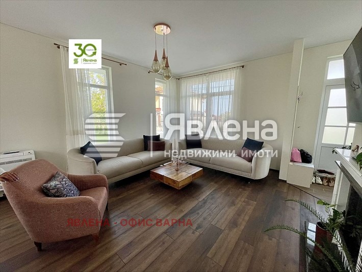 Продава КЪЩА, гр. Варна, м-т Ален мак