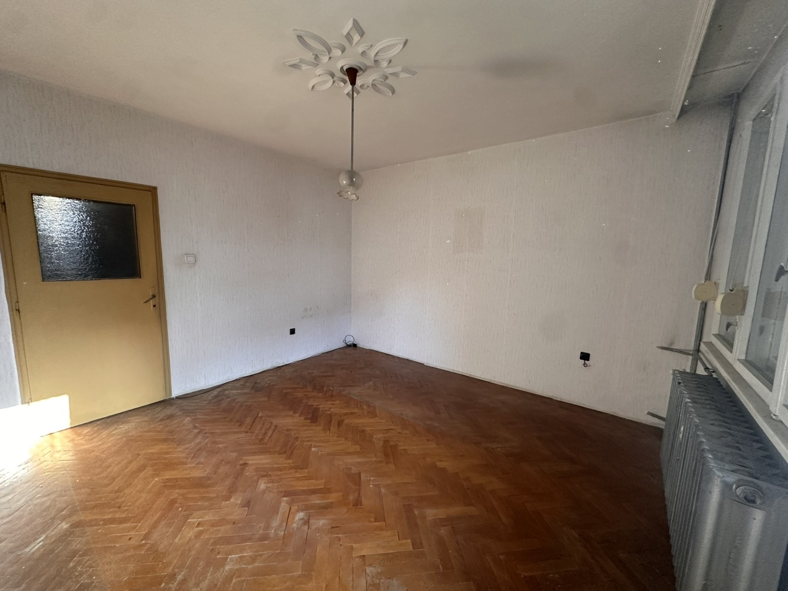 Продава 3-СТАЕН, гр. Плевен, Широк център, снимка 2 - Апартаменти - 55706745