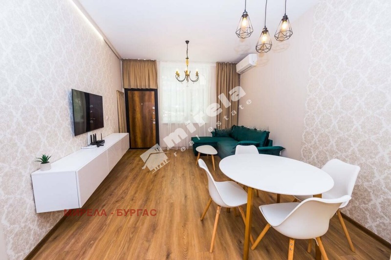 Продава 2-СТАЕН, гр. Бургас, Лазур, снимка 4 - Апартаменти - 53359742