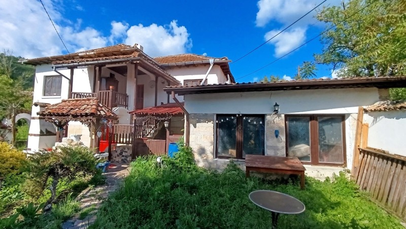 Продава  Къща област Разград , с. Костанденец , 200 кв.м | 70848186