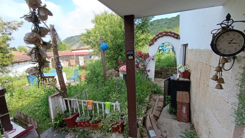 Продава  Къща област Разград , с. Костанденец , 200 кв.м | 70848186 - изображение [5]