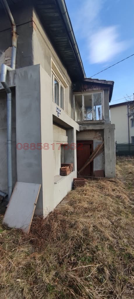 Продава КЪЩА, гр. Перник, Димова махала, снимка 2 - Къщи - 56424849