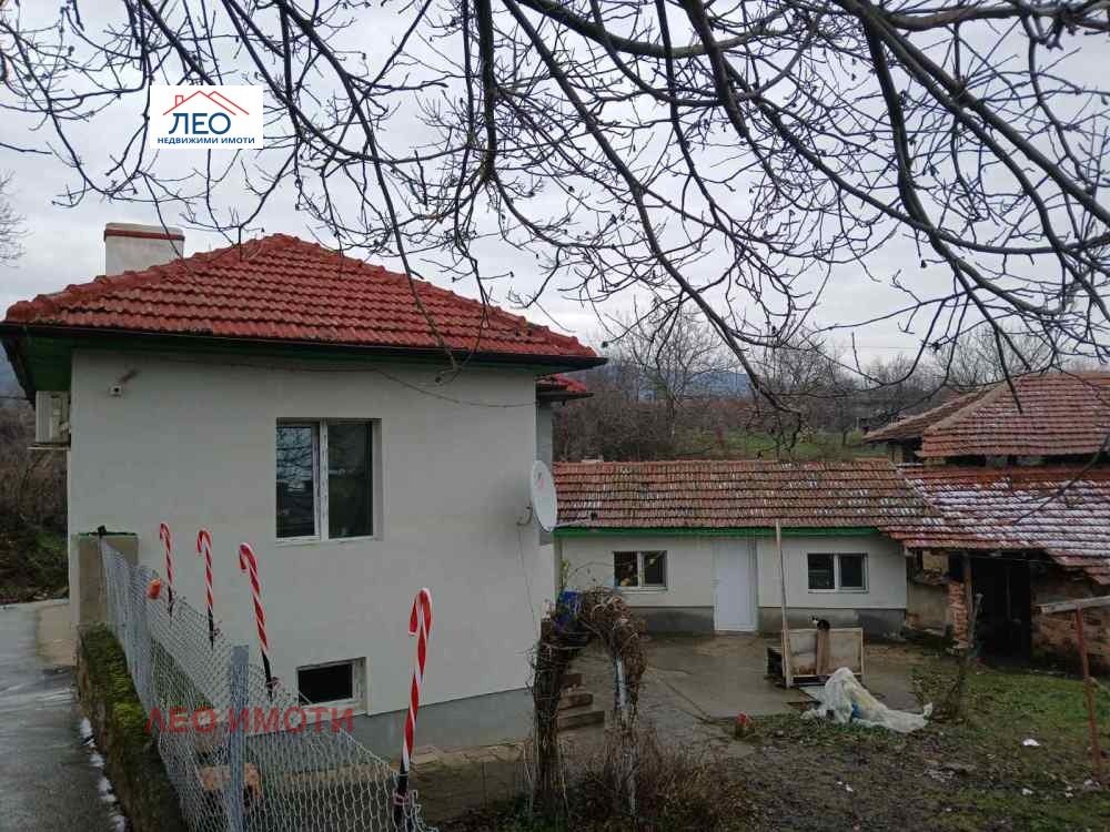 Продава КЪЩА, с. Богатово, област Габрово, снимка 2 - Къщи - 54599386