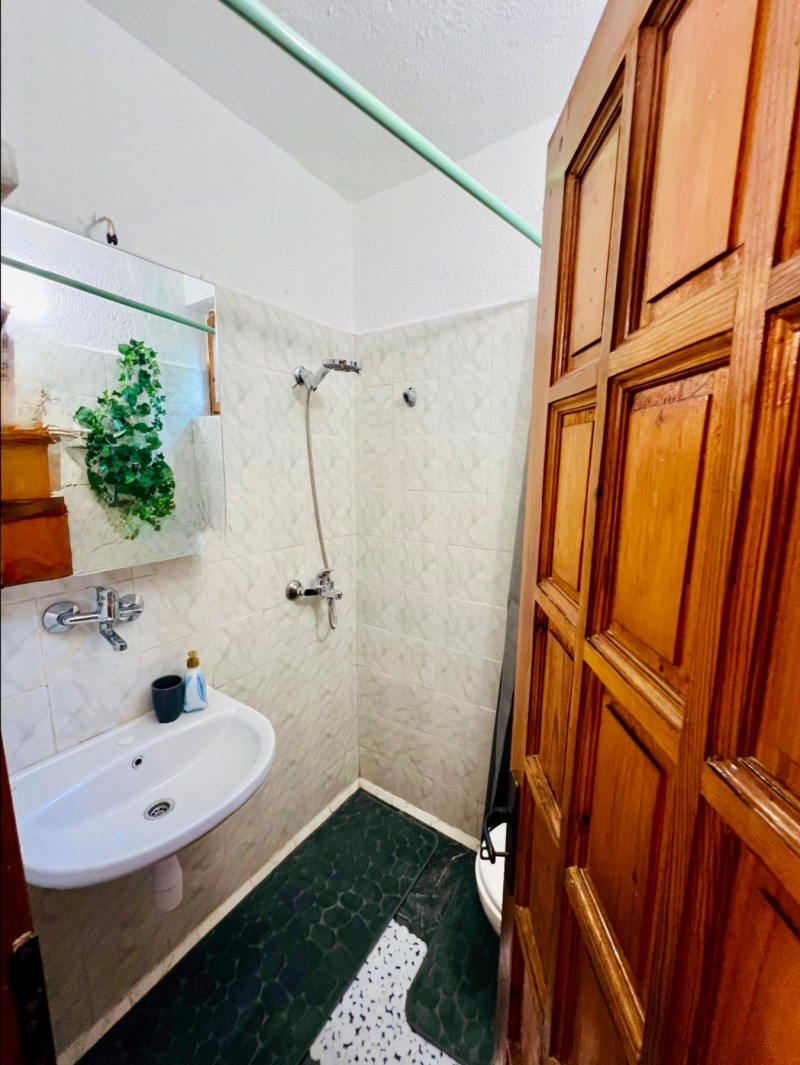 Продава КЪЩА, гр. София, с. Волуяк, снимка 6 - Къщи - 53300799