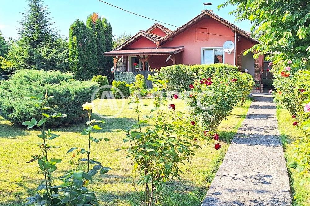 Продава КЪЩА, с. Петърч, област София област