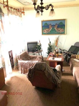 3+ Schlafzimmer Izgrew, Plowdiw