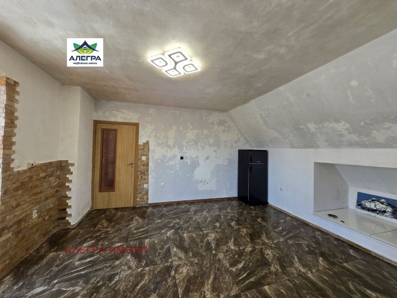 En venta  1 dormitorio Pazardzhik , Tsentar , 83 metros cuadrados | 33518254