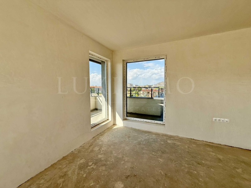 Na sprzedaż  2 sypialnie Plowdiw , Ostromila , 204 mkw | 48763214 - obraz [7]