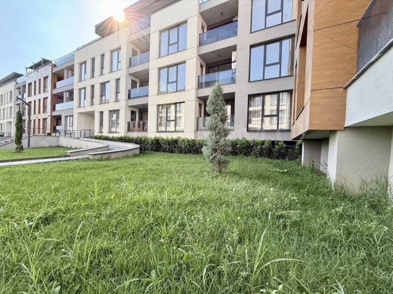 Na sprzedaż  2 sypialnie Plowdiw , Ostromila , 204 mkw | 48763214 - obraz [2]