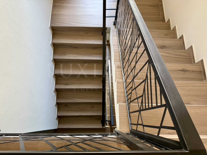Na sprzedaż  2 sypialnie Plowdiw , Ostromila , 204 mkw | 48763214 - obraz [8]