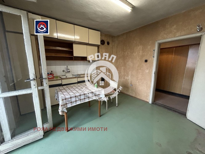 Zu verkaufen  3 Schlafzimmer Plowdiw , Kameniza 2 , 120 qm | 12302267