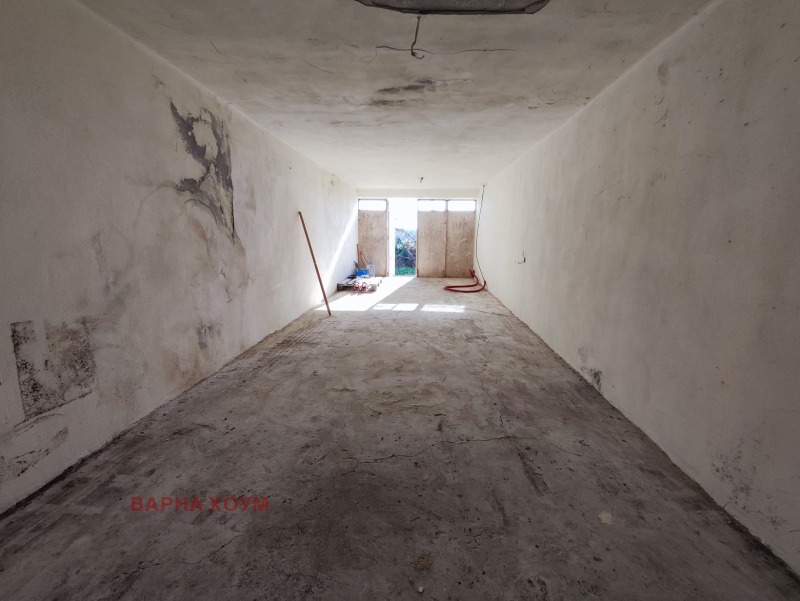 Продава ГАРАЖ, ПАРКОМЯСТО, гр. Варна, Бриз, снимка 3 - Гаражи и паркоместа - 52883014