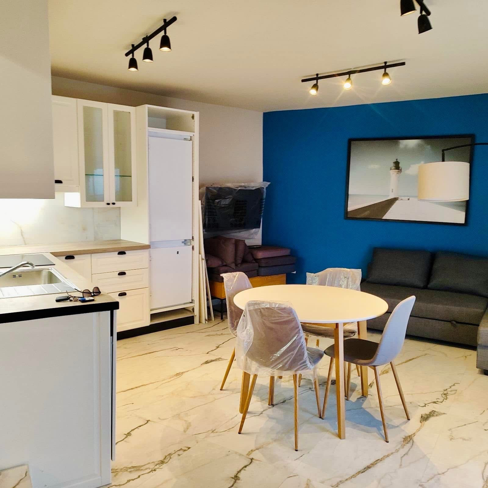 Продава 2-СТАЕН, Извън страната, област Извън страната