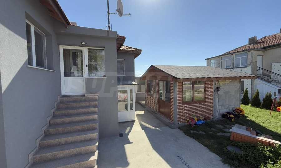 Продава КЪЩА, гр. Бяла, област Варна, снимка 2 - Къщи - 50099072