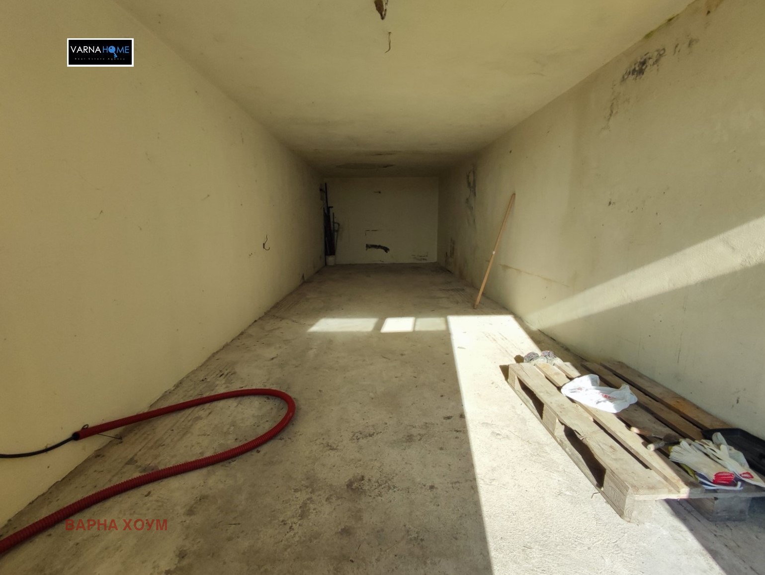 Продава ГАРАЖ, ПАРКОМЯСТО, гр. Варна, Бриз