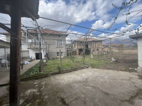 Продава  Къща, с. Манолово
