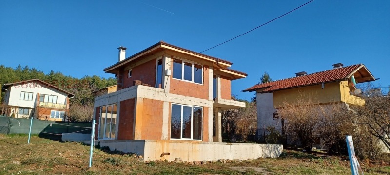 Продава КЪЩА, с. Долна Диканя, област Перник