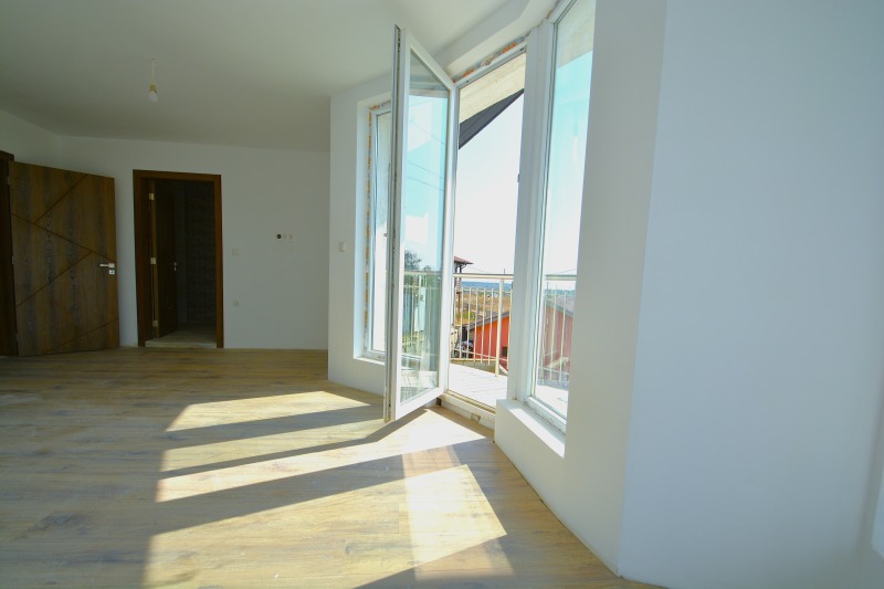 Продава КЪЩА, гр. Варна, м-т Добрева чешма, снимка 2 - Къщи - 52455823