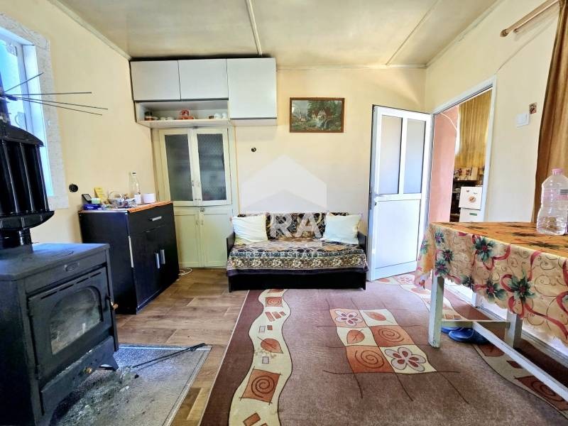 Продава КЪЩА, с. Пчелище, област Велико Търново, снимка 7 - Къщи - 54204112