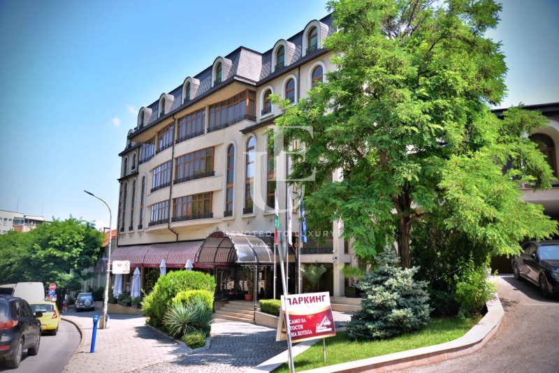 Продава  Хотел град Хасково , Хисаря , 3164 кв.м | 72620731