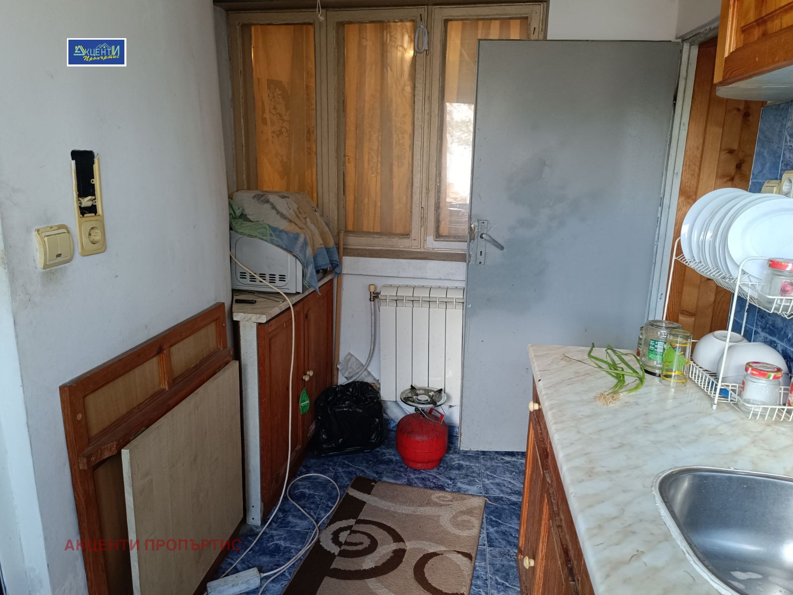 Продава КЪЩА, гр. Павликени, област Велико Търново, снимка 2 - Къщи - 51558179