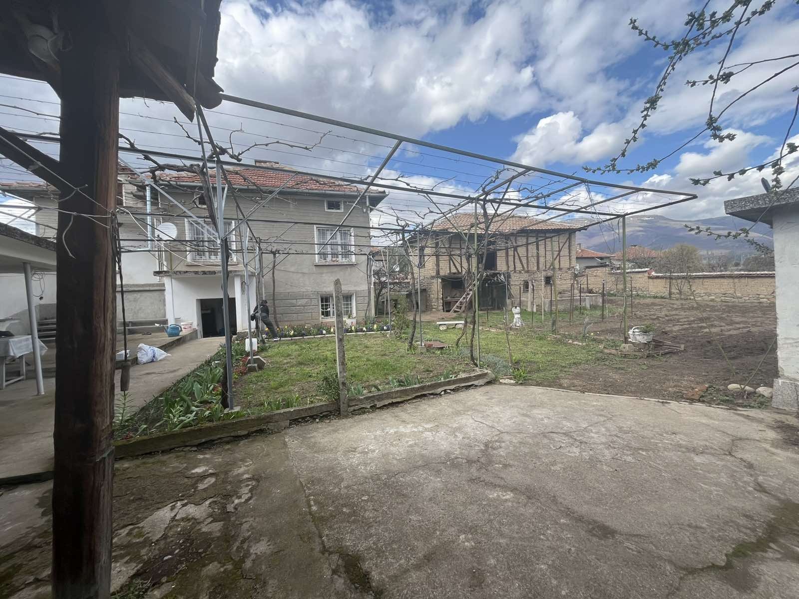 Продава КЪЩА, с. Манолово, област Стара Загора
