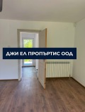 Продава КЪЩА, област София, с. Хераково • 239000 € / 467443.37 лв. • 83064521 11