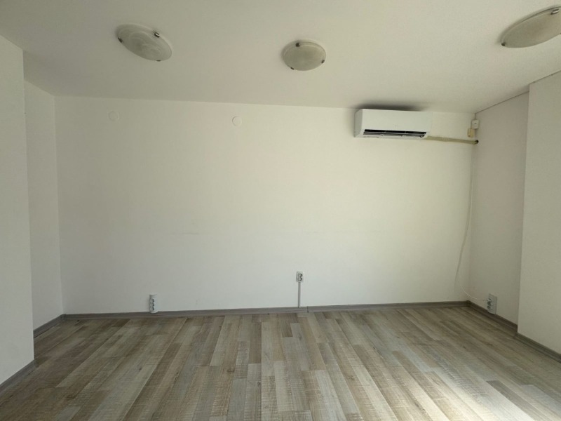 In vendita  Ufficio Plovdiv , Sadijski , 27 mq | 32454415