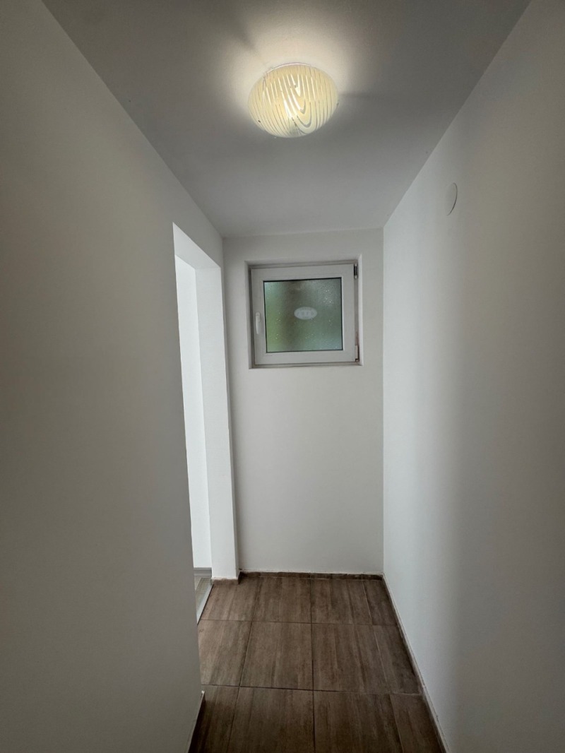 In vendita  Ufficio Plovdiv , Sadijski , 27 mq | 32454415 - Immagine [4]