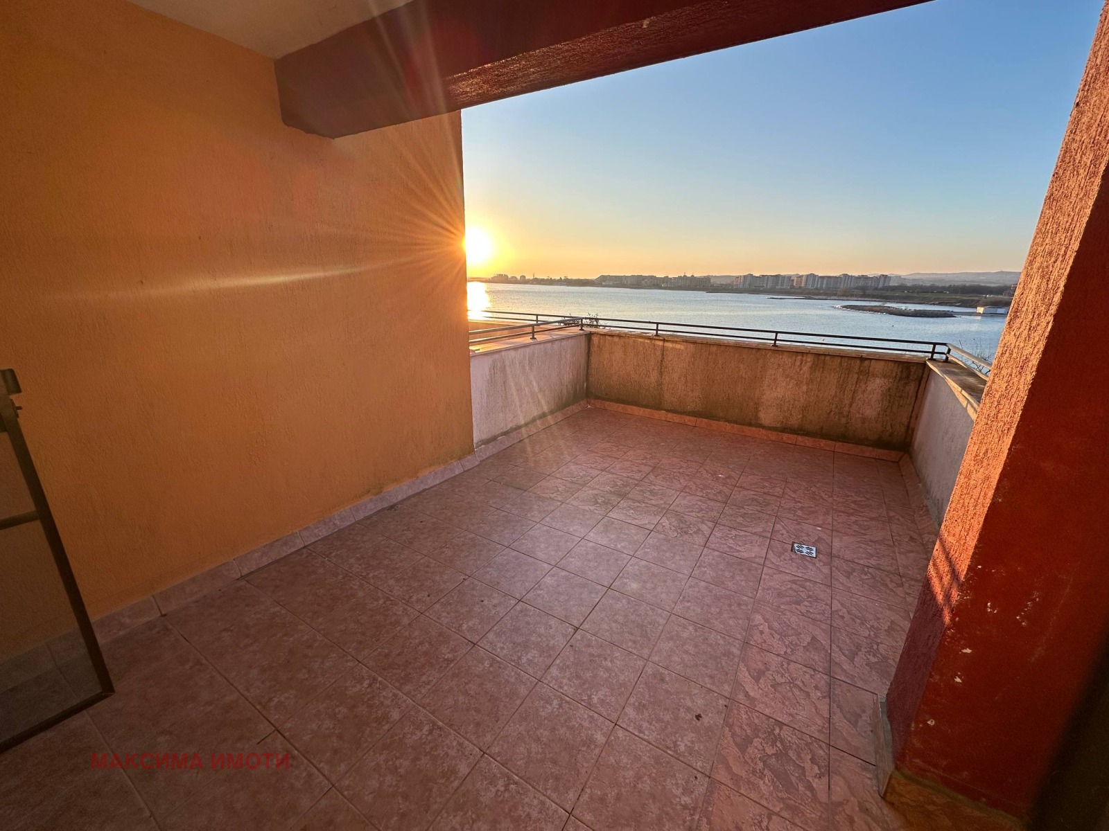 Продава 3-СТАЕН, гр. Ахелой, област Бургас, снимка 2 - Апартаменти - 53739906