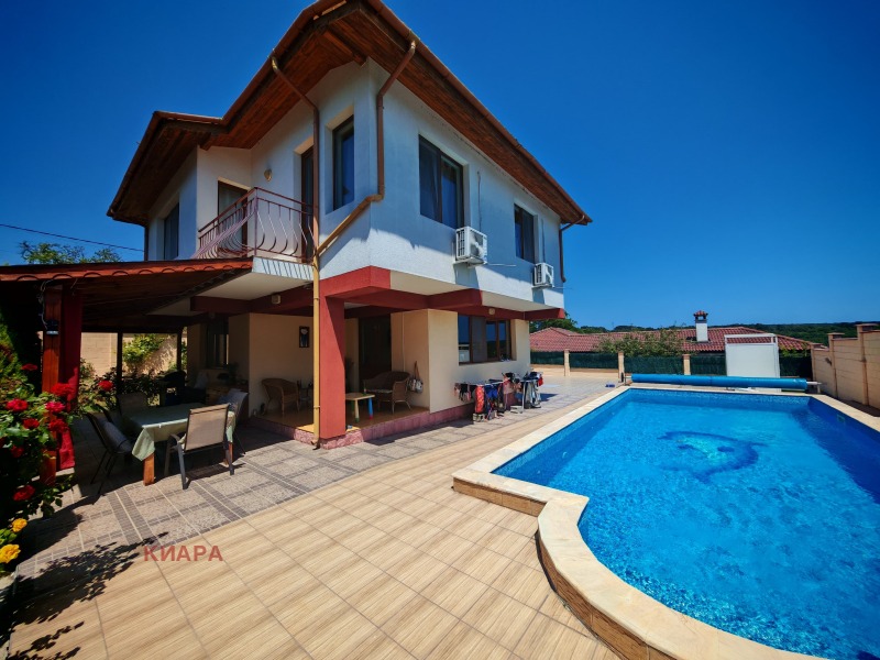 In vendita  Casa regione Varna , Bliznatsi , 154 mq | 68080665