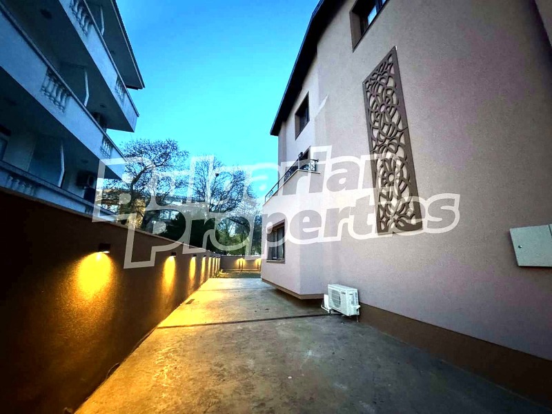 Продава КЪЩА, гр. Приморско, област Бургас, снимка 2 - Къщи - 52474194