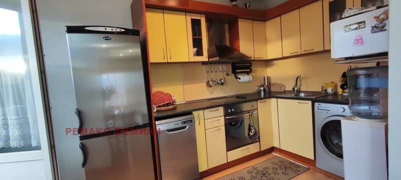 Продава КЪЩА, гр. Аксаково, област Варна, снимка 3 - Къщи - 52631752