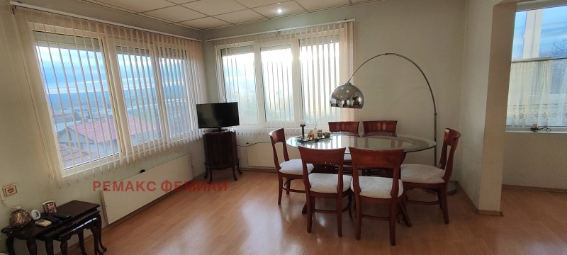 Продава КЪЩА, гр. Аксаково, област Варна, снимка 2 - Къщи - 52631752