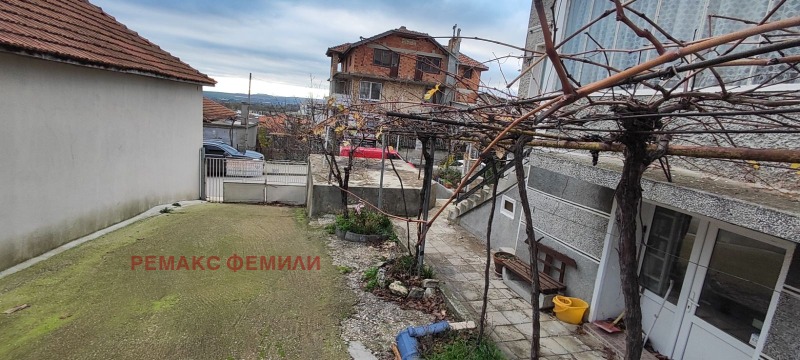 Продава КЪЩА, гр. Аксаково, област Варна, снимка 8 - Къщи - 52631752