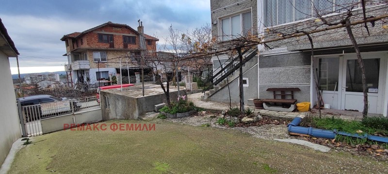 Продава КЪЩА, гр. Аксаково, област Варна, снимка 11 - Къщи - 52631752
