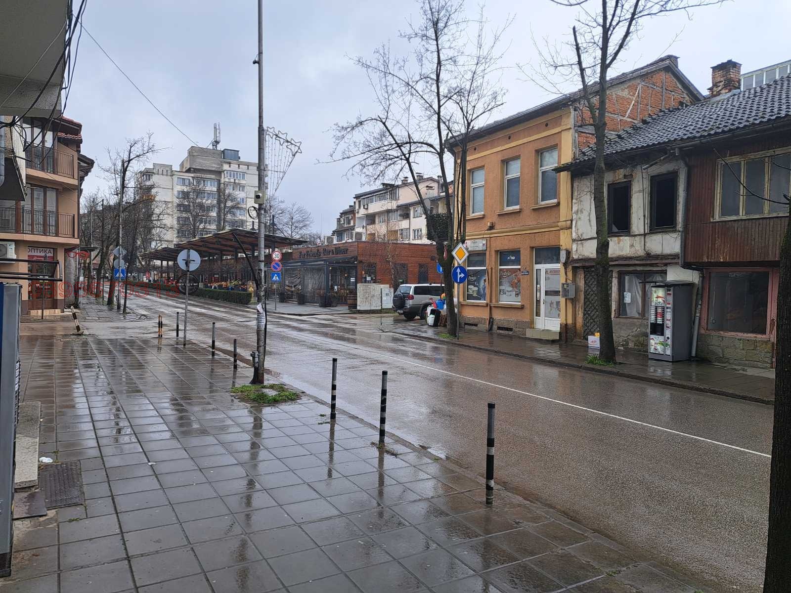 Продава КЪЩА, гр. Троян, област Ловеч, снимка 2 - Къщи - 54674785