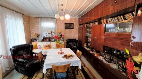 House Shirok tsentar, Ruse