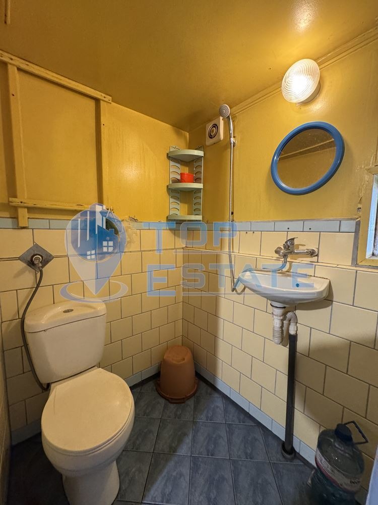 Продава КЪЩА, с. Малки чифлик, област Велико Търново, снимка 5 - Къщи - 48389497