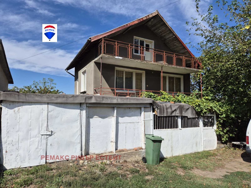 Продава КЪЩА в област Русе, с. Долно Абланово - 150 кв.м / 51 900 € » 101 507.58 лв., РЕМАКС РИВЪР ЕСТЕЙТ